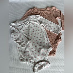 Set of 2 baby GAP long sleeve onesies, girls pink & mauve floral prints